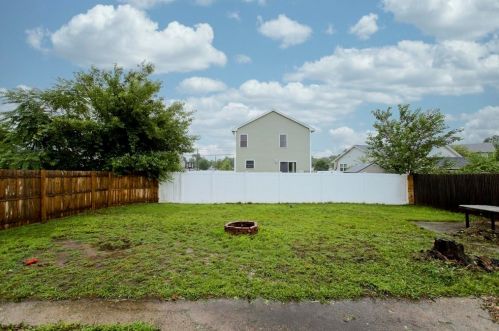 155 Arcadia Blvd, Springfield, MA 01118 exterior