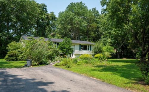 57 Pinecrest Dr, Escoheag, RI 02822 exterior