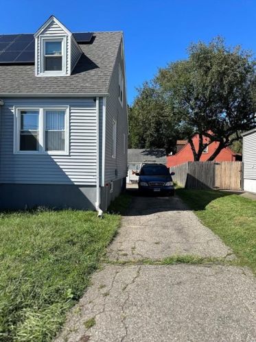 174 Woodside Ave, Bridgeport, CT 06606 exterior