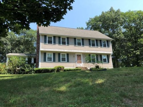 7 Allgrove Ln, Wilmington, MA 01887 exterior