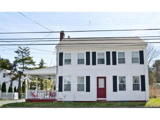 21 Winthrop St, Simsbury, CT 06081 exterior