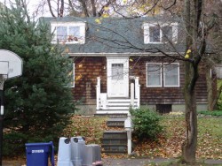 8 Bunny Cir, Newton, MA 02458 exterior