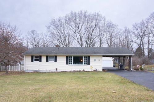 29 Ridgetop Rd, Wallingford, CT 06492 exterior
