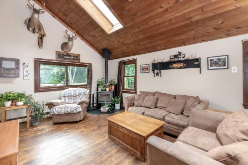13 Pheasant Dr, Middleton, NH 03887 exterior