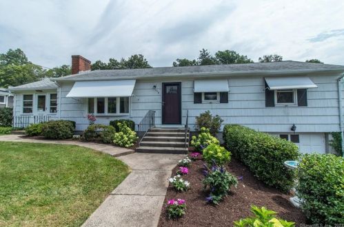 276 Ballfall Rd, Middletown, CT 06457 exterior