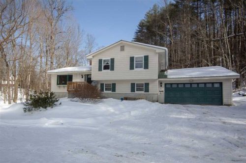 53 Brookside Dr, Townshend, VT 05353 exterior