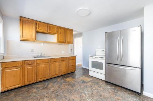 69 Pentlow Ave, New Britain, CT 06053 exterior