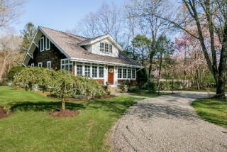 124 Chestnut Hill Rd, Norwalk, CT 06851 exterior