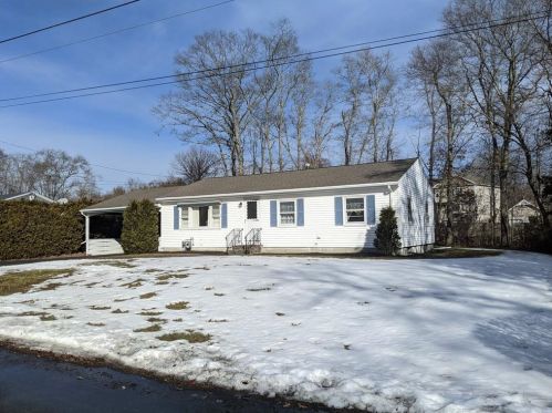 9 Lovat Ln, Westerly, RI 02891 exterior