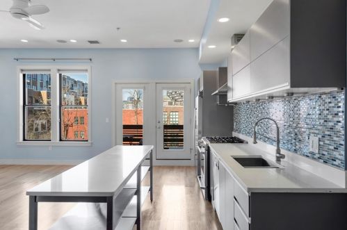 171 4Th St, Roxbury Xing, MA 02127 exterior