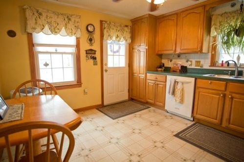 102 Warren St, West-Springfield, MA 01089 exterior