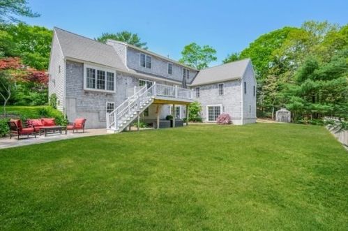 21 North Way, Mashpee, MA 02649 exterior