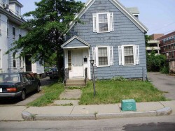 8 Bacon St, Newton, MA 02458 exterior