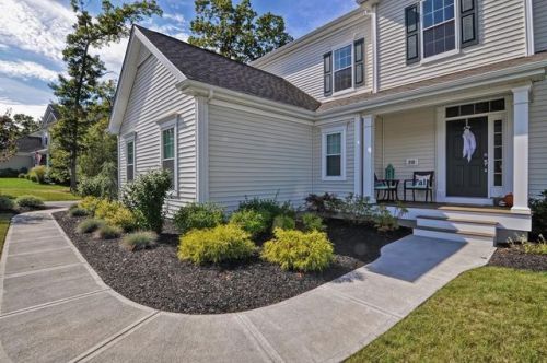 215 Warren Dr, Norfolk, MA 02056 exterior
