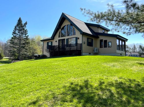 32 Meadow Ln, Brewer, ME 04412 exterior