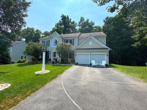 195 Amberville Rd, North-Andover, MA 01845 exterior