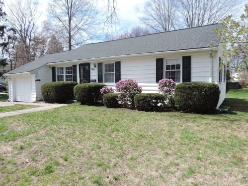 17 Worthington Cir, Braintree, MA 02184 exterior