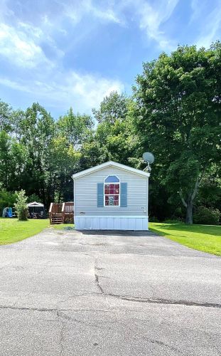 77 Heather Dr, Lewiston, ME 04240 exterior