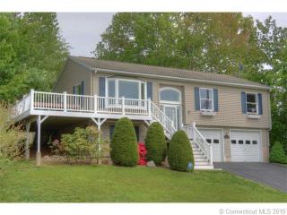 100 Phoenix Dr, Groton, CT 06340 exterior