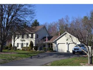 144 Fieldstone Dr, Windsor, CT 06095 exterior