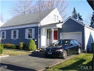 320 Roger Williams Rd, Bridgeport, CT 06610 exterior