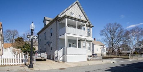 327 Court St, New Bedford, MA 02740 exterior