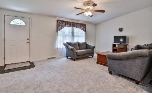 5 Prospect Ln, Hampstead, NH 03841 exterior