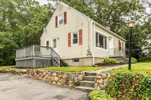 18 Woodbury Rd, Billerica, MA 01821 exterior