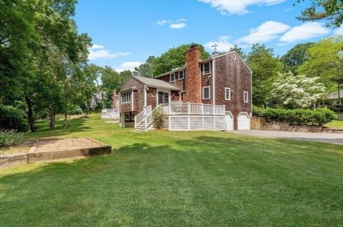 54 Old Pasture Rd, Cohasset, MA 02025 exterior