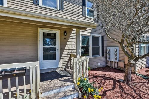 21 Sullivan Ave, Salem, NH 03079 exterior