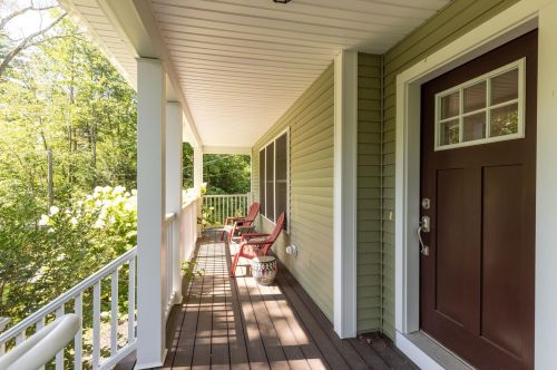 114 Young Rd, Barrington, NH 03825 exterior
