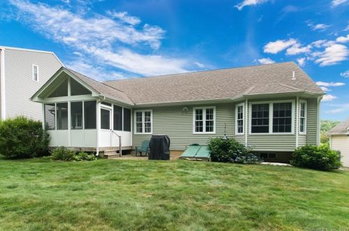 106 Laurel Rdg, East Hampton, CT 06424 exterior