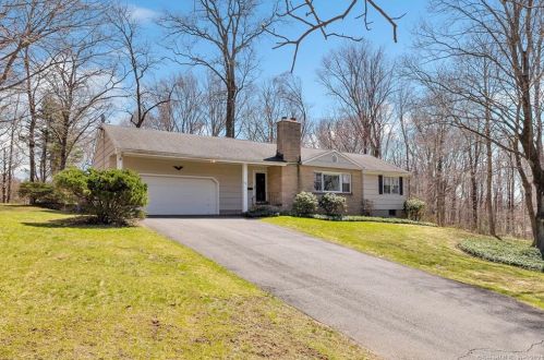 109 Gilbert Dr, Bridgeport, CT 06611 exterior