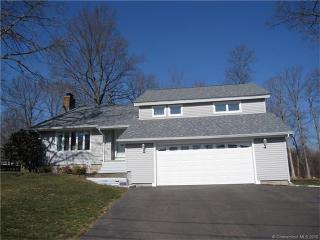 27 Edgewood Dr, Wallingford, CT 06492 exterior