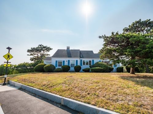 3 Keating Rd, Hyannis, MA 02601 exterior