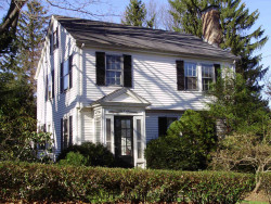 55 Summit St, Newton, MA 02458 exterior