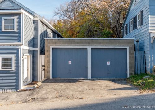 11 Windsor Ln, Biddeford, ME 04005 exterior