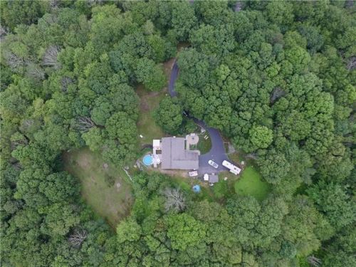 1316 Shannock Rd, Charlestown, RI 02813 exterior