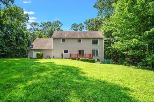 21 Rose Ln, East-Lyme, CT 06333 exterior