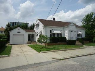 32 Hampton St, Providence, RI 02904 exterior