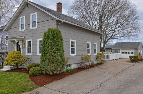 12 Bicknell Ave, East-Greenwich, RI 02818 exterior