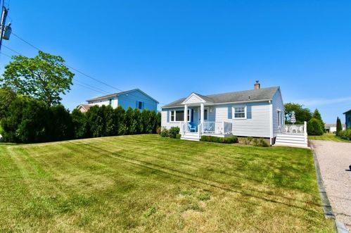 57 Winnapaug Rd, Westerly, RI 02891 exterior