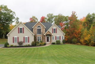 36 Mallard Ln, Sandown, NH 03873 exterior