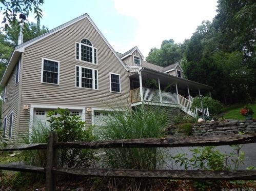 25 Chiou Dr, Norwich, CT 06351 exterior
