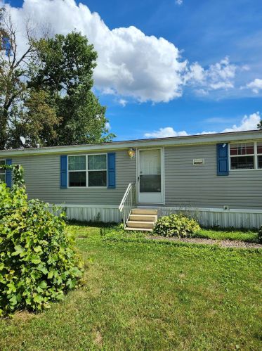 4 Duke Ln, Concord, NH 03303 exterior