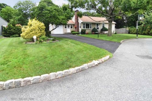 6 Tropical Ct, Warwick, RI 02886 exterior