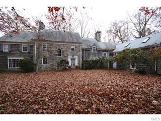 126 Chestnut Hill Rd, Stamford, CT 06903 exterior