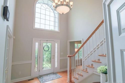 15 Wheatfield Cir, Huntington, CT 06484 exterior