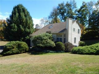 100 Peter Rd, Woodbury, CT 06798 exterior