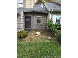 35 Pebble Ct, Hartford, CT 06111 exterior